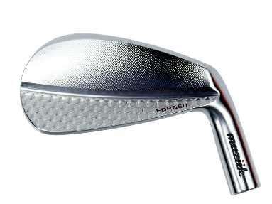 打感、形状、デザイン、全てにこだわった最高級軟鉄鍛造アイアン。ヘッドボディの厚みを大胆にカットしたソールで抜けが良い設計になっています。