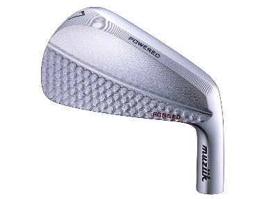 S20C軟鉄鍛造アイアンを飛び系アイアンに仕上げた至高のアイアン。パワードマッスルの称号通りの飛距離を生み出します。